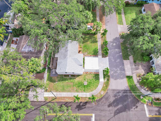 Building Photo - 937 SW 17th St