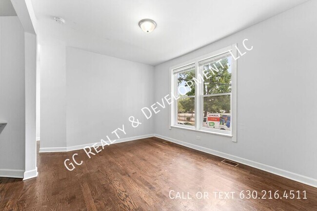 Building Photo - 1501 N Leamington Ave