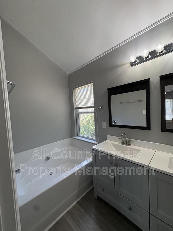 Building Photo - 4220 Loch Harbour Ln