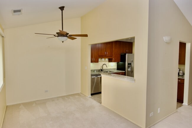 Building Photo - 1047 Auburn Ln