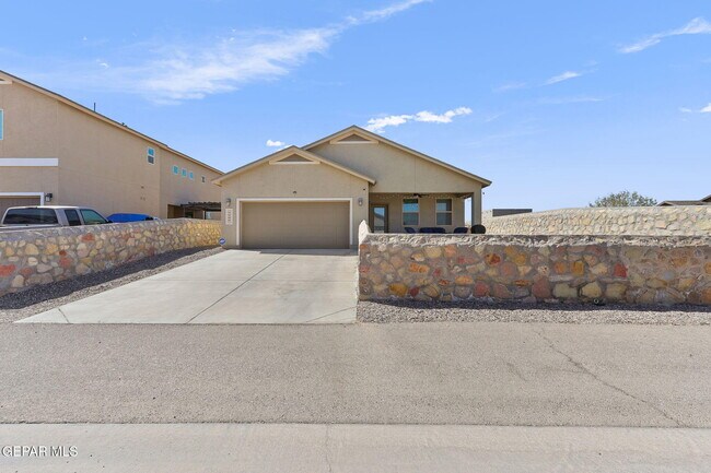 Building Photo - 14439 Eastbrook Dr