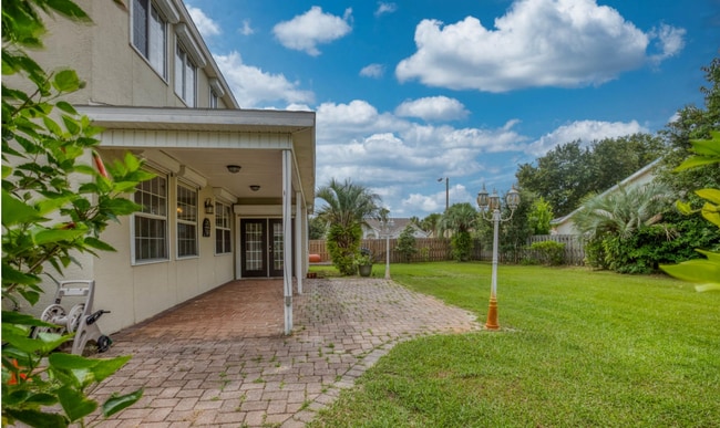 Building Photo - Summerwood!! Application and more info @ https://www.sandseekerrealty.com/long-term-rentals/. Cli...