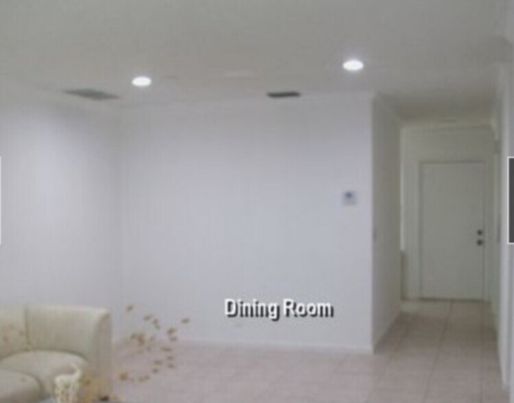 Building Photo - 8732 Bella Vista Dr