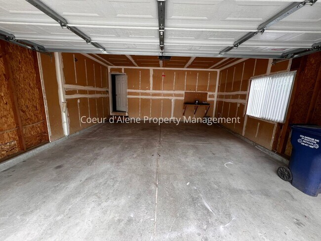 Building Photo - Updated 3 bed house in Davis Park