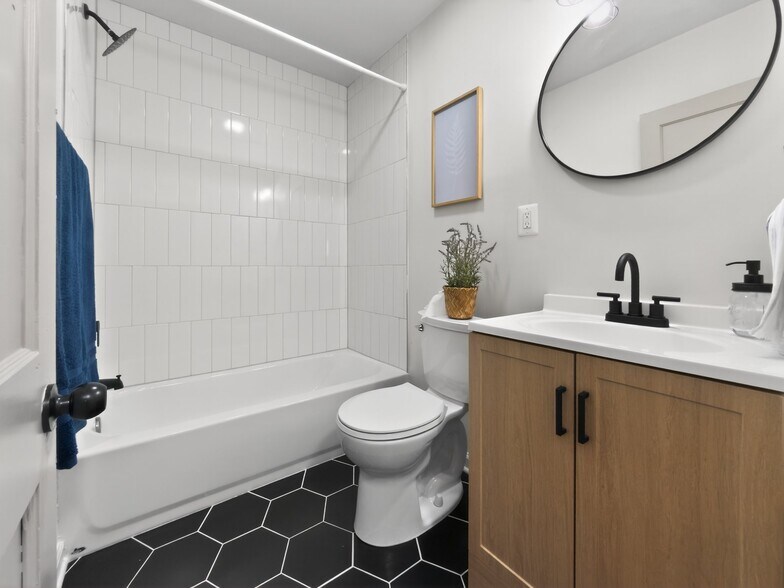 Building Photo - 101 Elinor Ave