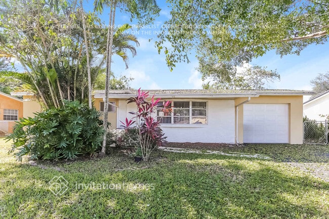 Building Photo - 5650 SW 54th Ct