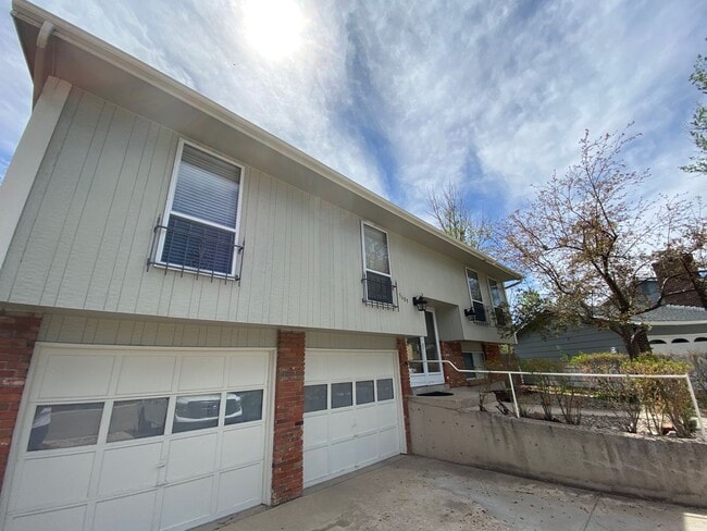Building Photo - Beautiful Vista Grande home in cul-de-sac