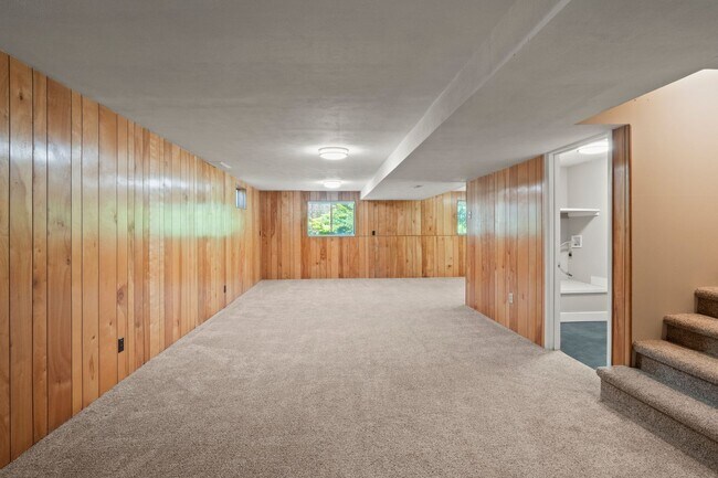 Building Photo - 4 Bed 3 Bath Home in Cul-de-sac with Massive 18X40 insulated shop