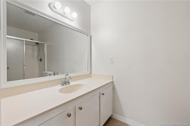 Building Photo - 4047 NW Cinnamon Tree Cir