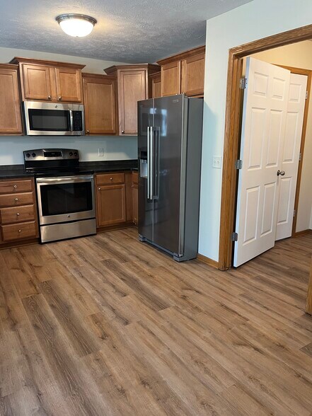 Building Photo - 8743 Remi Dr