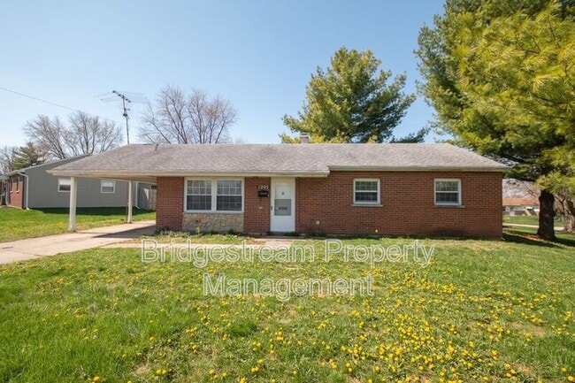 Building Photo - 1205 S Maple Ave