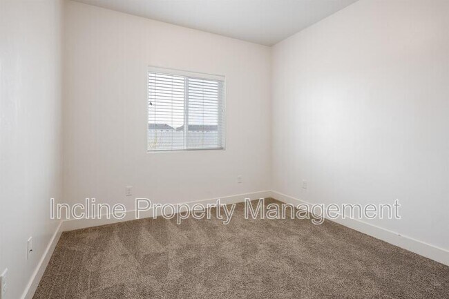 Building Photo - 1389 Northfield Rd