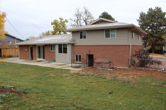 Building Photo - Charming 2 BR/1 3/4 BA Home in Northglenn!!