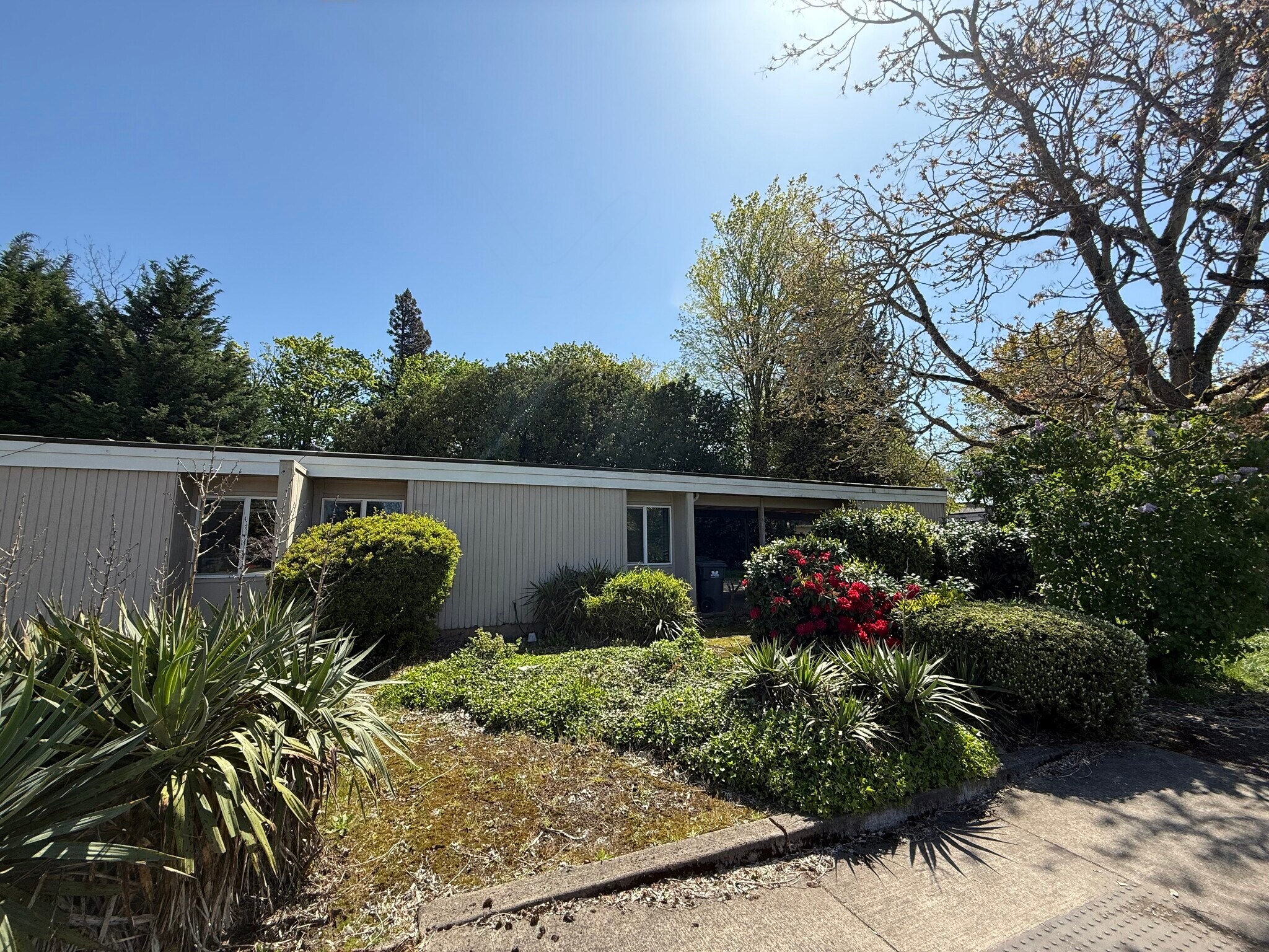 Building Photo - 1633 Best Ln