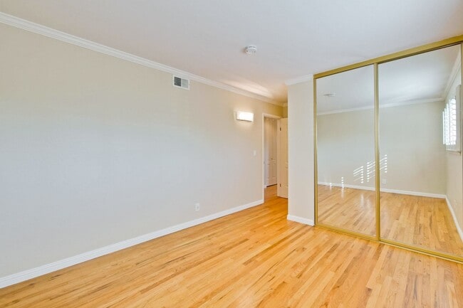 Building Photo - Stylish San Jose Home and Private Yard