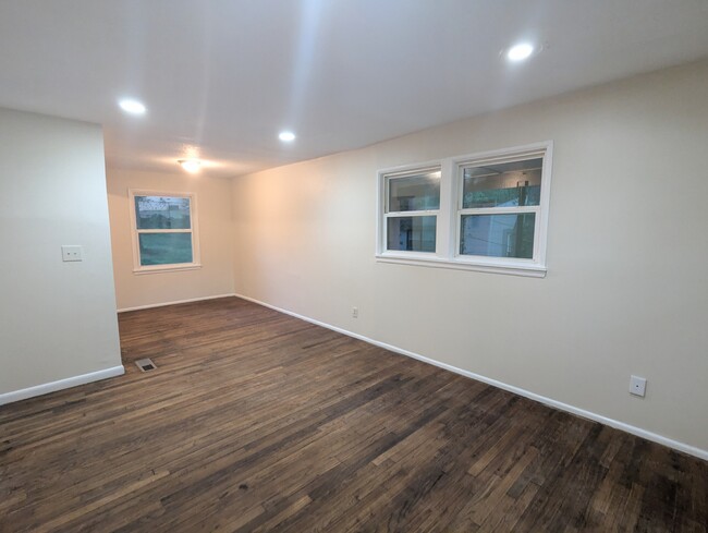 Building Photo - 3054 Waters Rd SW