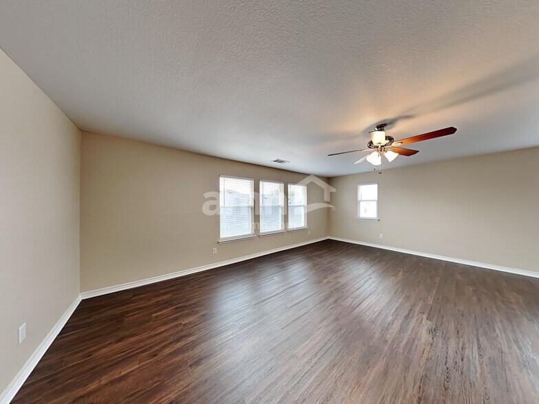 Building Photo - 5459 Montague Ln