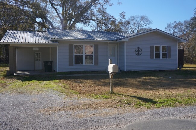 Primary Photo - 2820 Pine St