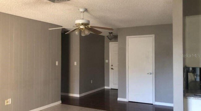 Building Photo - 2326 York Pl