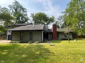 Building Photo - 945 Fox Hill Dr
