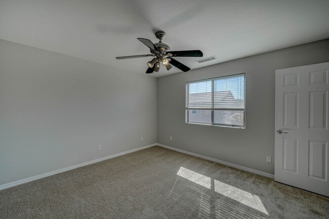 Building Photo - 2143 W Marconi Ave