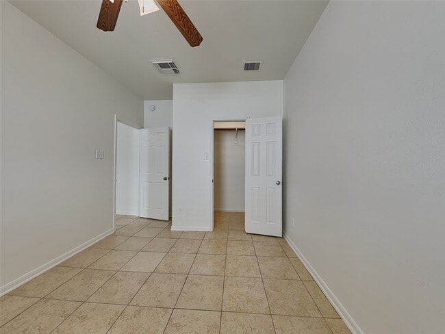 Building Photo - 16927 Jelly Park Stone Dr