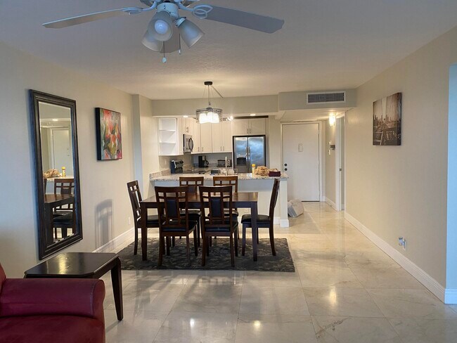 Building Photo - 13 Royal Palm Way