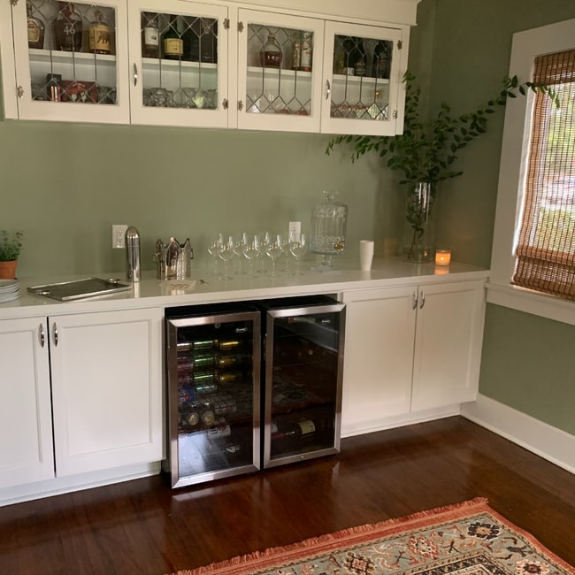 Sitting Room/Bar - 2027 Cedar St
