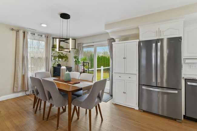 Building Photo - 253 Porter Ave