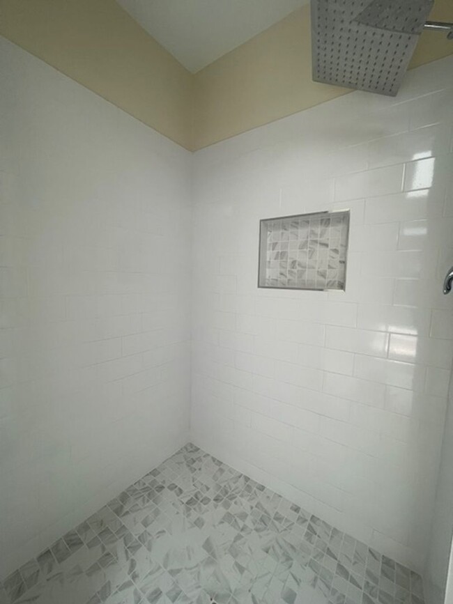 Building Photo - Spacious SF home in Potomac