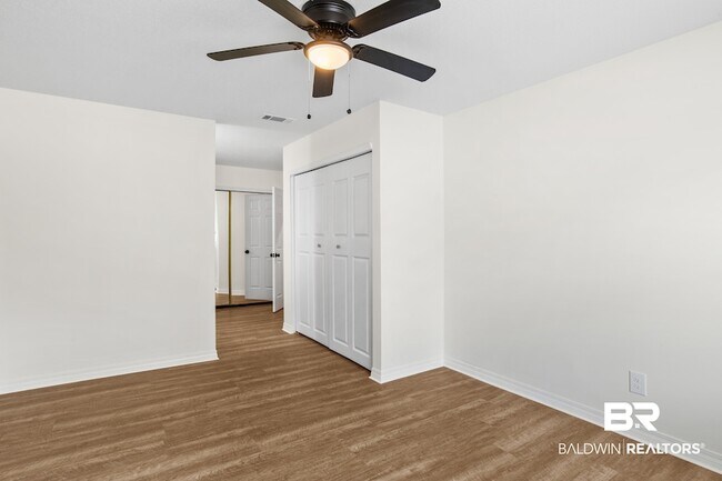 Building Photo - 200 Parma Dr