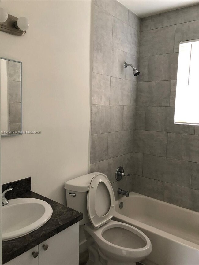 Building Photo - 380 SW 4th St