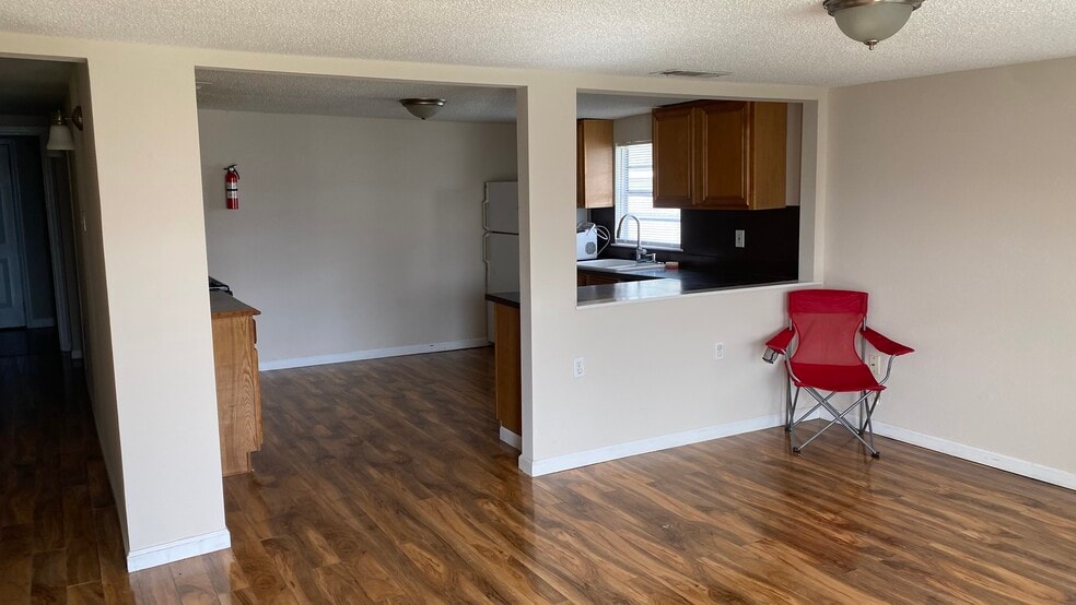 Building Photo - 912 Eighth St