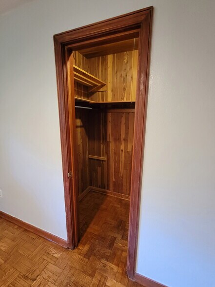 Cedar lined walk-in closet master bedroom - 3310 NW 4th St