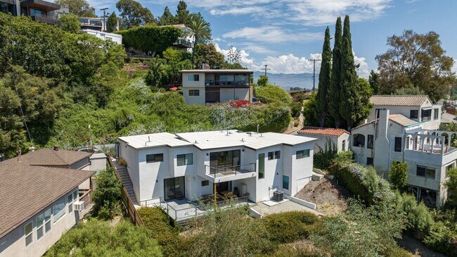 Building Photo - Stunning Views from Silver Lake Hillside Home for Rent with Spectacular Views