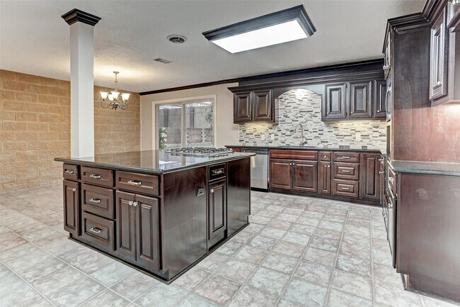 Building Photo - 4315 Woodvalley Dr