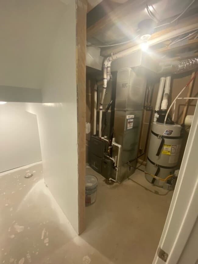 Building Photo - Beautiful Bountiful Townhome