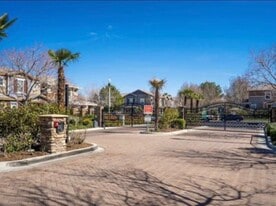 Building Photo - 2544 Kenwood Ct