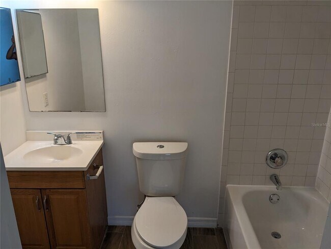 Building Photo - 619 Yak Ct