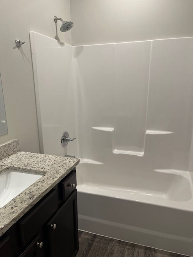 Building Photo - 3 Bedroom 2 Bath Duplex Located in Andover