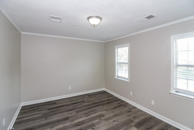 Building Photo - 967 Hawkview Dr