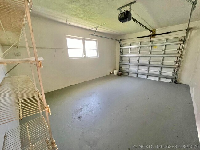 Building Photo - 7112 NW 78th Ave