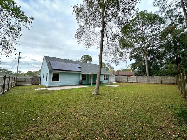 Building Photo - Beautiful 3 Bedroom Home For Rent!