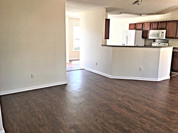Building Photo - 530 Beverly Dr