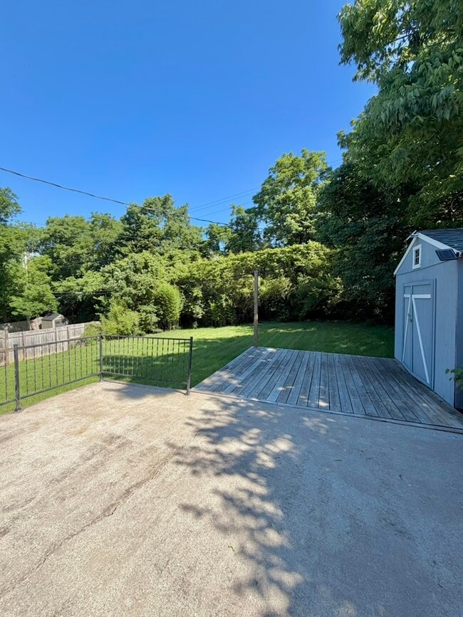 Building Photo - 3339 Sutherland Dr