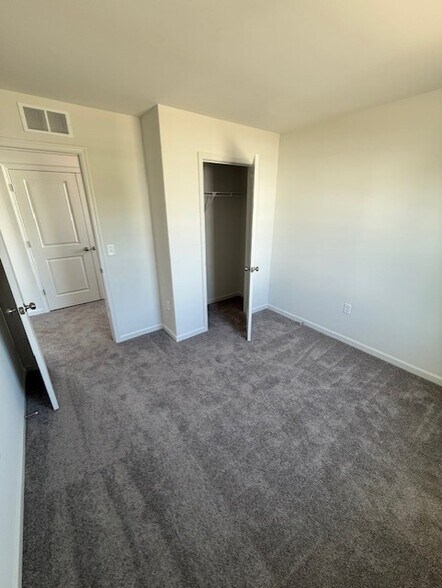 Building Photo - 50 N Conifer Dr