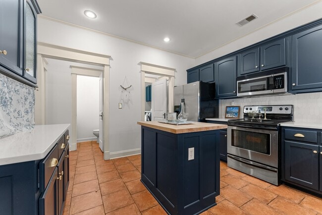 Building Photo - 1044 S Rembert St