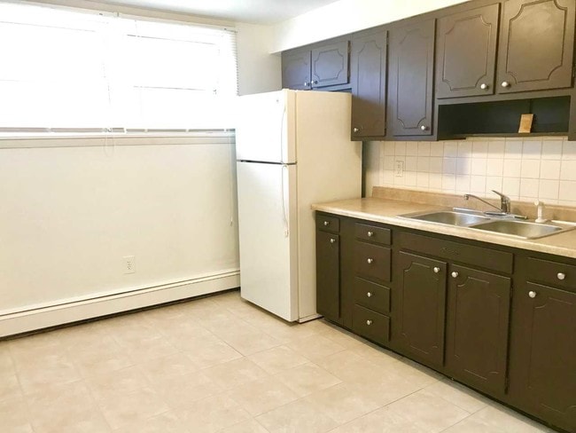 Building Photo - President Place Apartments