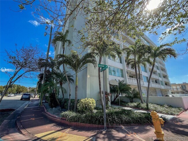 Building Photo - 8233 Harding Ave