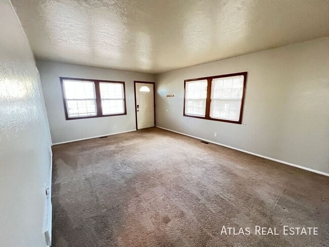 Building Photo - 2519 Wood Ave